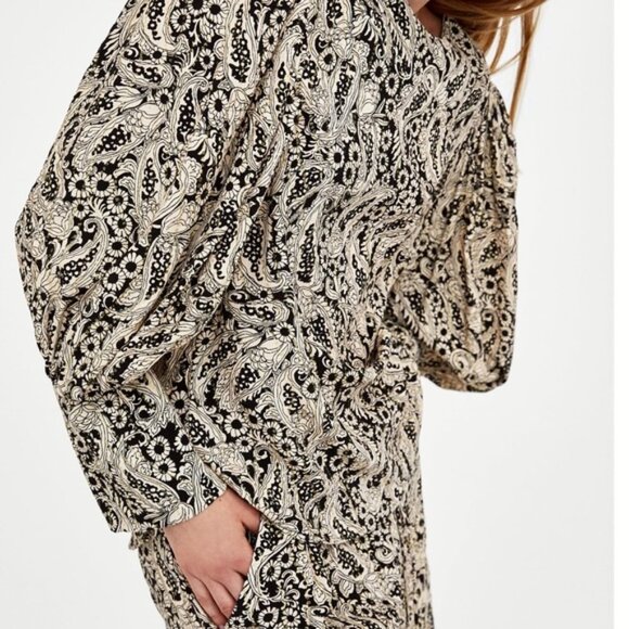 Zara Shimmery Paisley Print Shorts M & Puff Sleeve Top XS - Picture 7 of 17